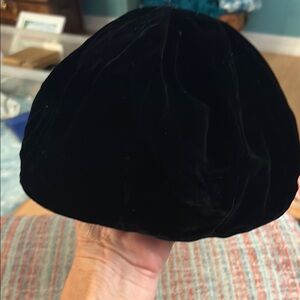 Vintage black velvet beret. HP Wesson  and Company. Indianapolis.